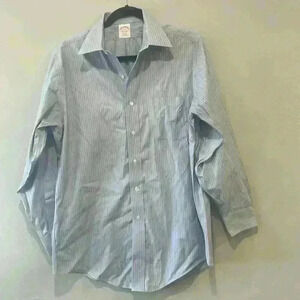 Brooks Brothers 15-32 traditional fit non-iron cotton blue bottom down shirt